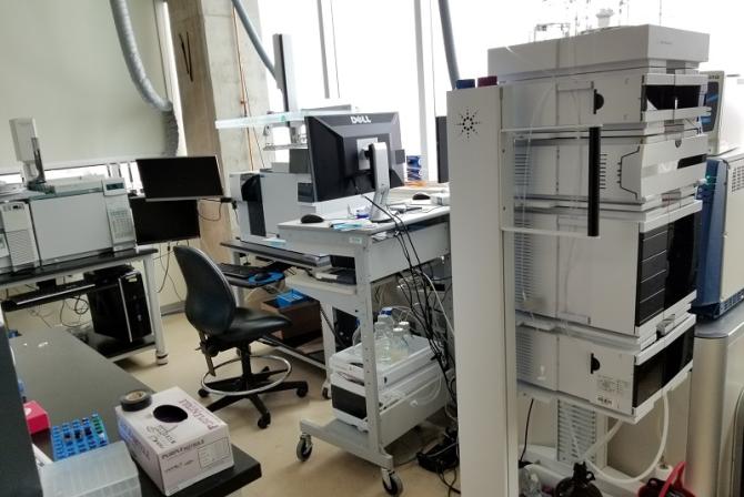 Mass spectrometry workstation