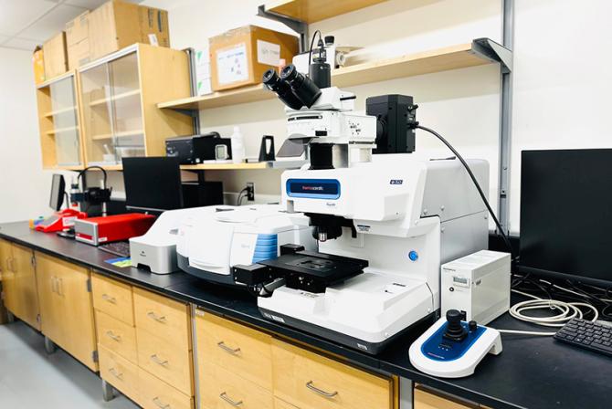 Research infrastructure: FTIR Microscopic Imaging system.