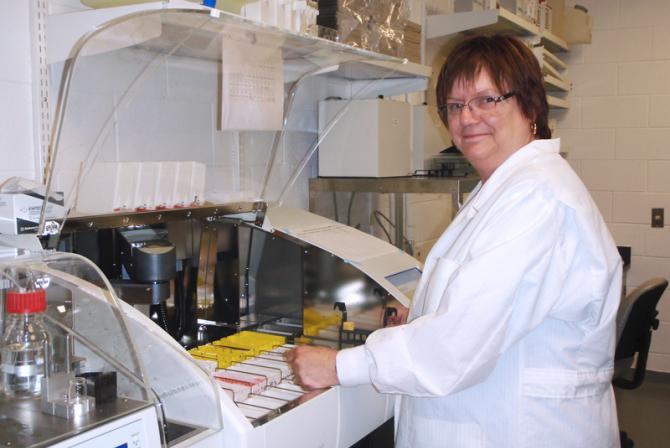 Researcher using research infrastructure in the laboratory